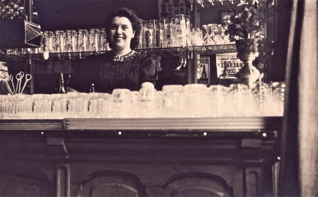 Dat moment zou ze nooit vergeten. De man die binnen stapte en de afwasmachine kwam voorstellen.